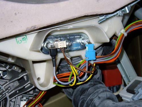 Comment vidanger correctement l'eau de la machine à laver: un guide étape par étape et de précieux conseils