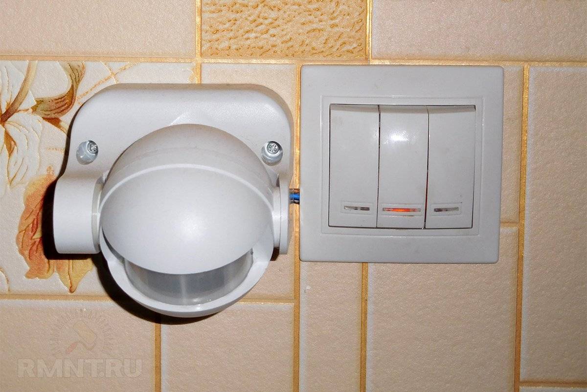 Schéma de câblage et mise en place d'un détecteur de mouvement pour allumer l'éclairage