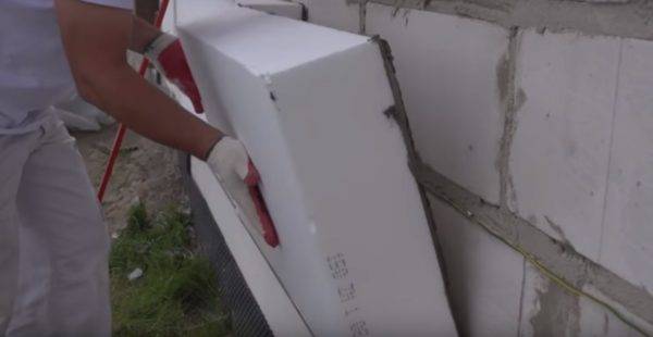 Comment faire de vos propres mains l'isolation des conduites d'eau dans une maison privée