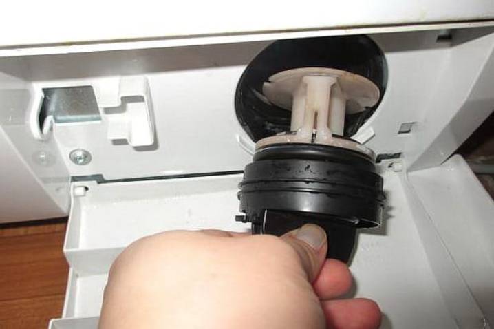 Pourquoi la machine à laver ne s'allume pas: causes de panne + instructions de réparation