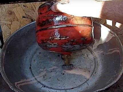 Comment dévisser la valve d'une bouteille de gaz : des moyens sûrs de déconnecter la valve