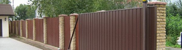 Types de portails pour une maison privée: nuances de choix + étapes d'installation à faire soi-même