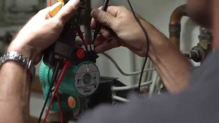 Pourquoi la pompe Wilo PW-175E s'éteint-elle