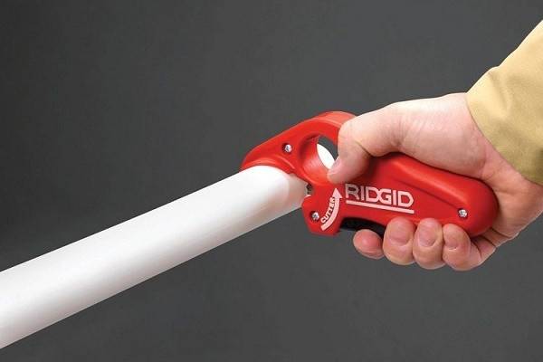 Ciseaux pour couper les tuyaux en polypropylène: aperçu des types + mode d'emploi