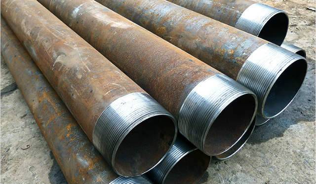 Quels tuyaux pour un puits sur une colline sont préférables d'utiliser