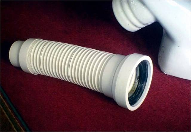 Ondulation pour les toilettes: dimensions, installation, sélection