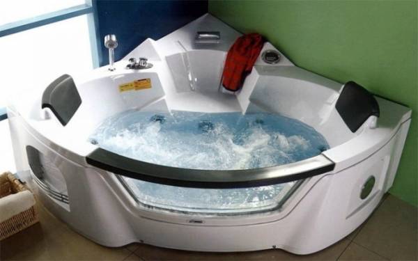 Équipement de bain à remous et d'hydromassage