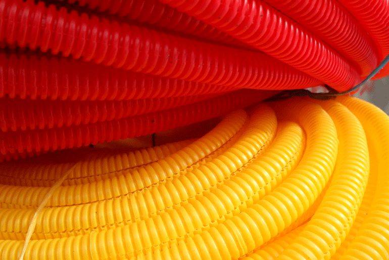 Tuyaux ondulés pour assainissement externe: types, règles et normes d'application