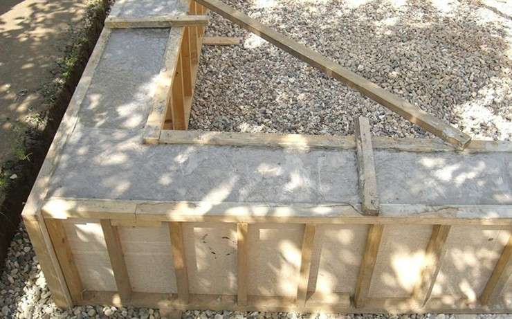 Construction d'une cabine de douche en bois pour une résidence d'été: instructions pas à pas tirées de l'expérience personnelle