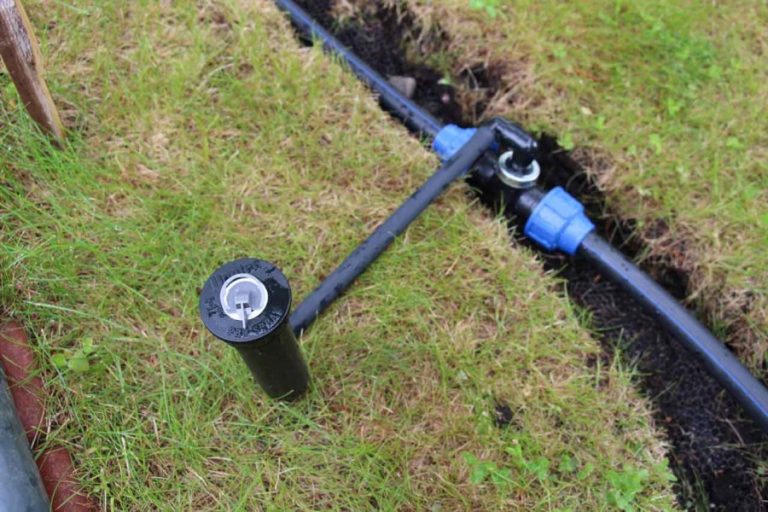 Plomberie à faire soi-même dans le pays: comment faire soi-même l'approvisionnement en eau