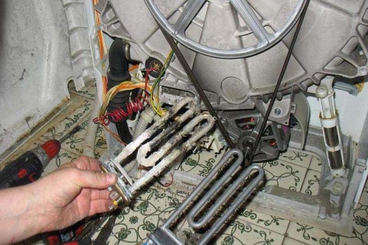 Réparation de machine à laver Indesit à faire soi-même