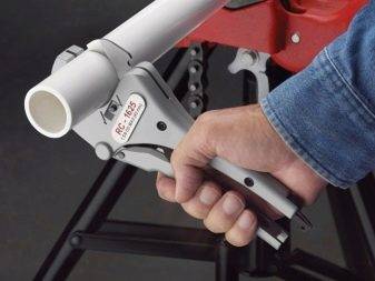 Coupe-tube pour tuyaux en cuivre: types, conseils de choix, règles et nuances d'utilisation