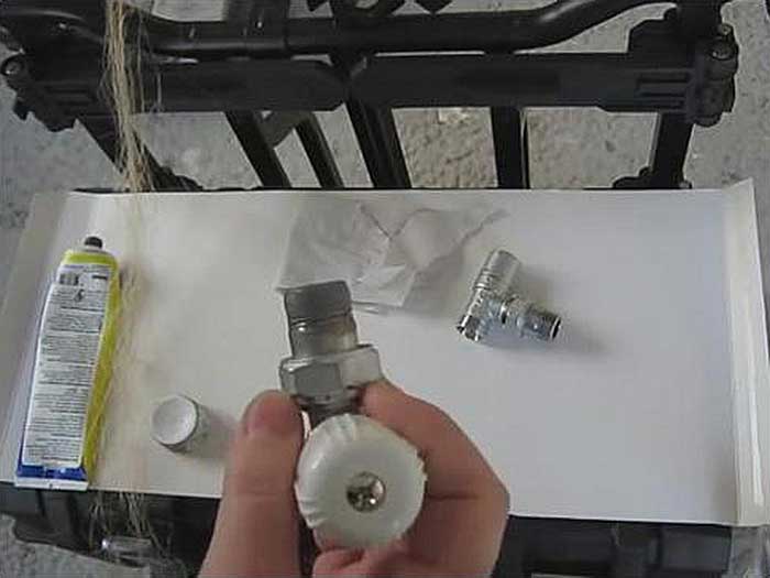 Procédés de raccordement de conduites de gaz et procédés de scellement de joints