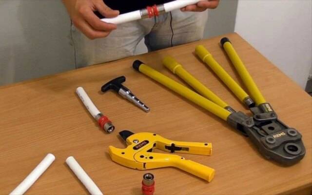 Comment choisir une pince à sertir pour tuyaux métal-plastique - nous analysons les critères de choix d'un outil