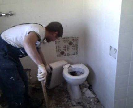 Comment enlever une vieille toilette: un aperçu de la technologie pour démanteler l'ancienne plomberie