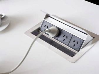 Comment les prises de comptoir rétractables sont disposées et comment les installer vous-même