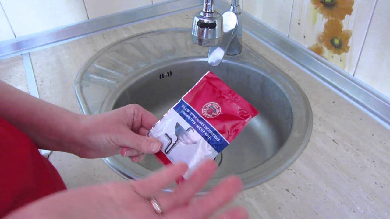 L'odeur de l'eau du robinet : principales causes, solutions