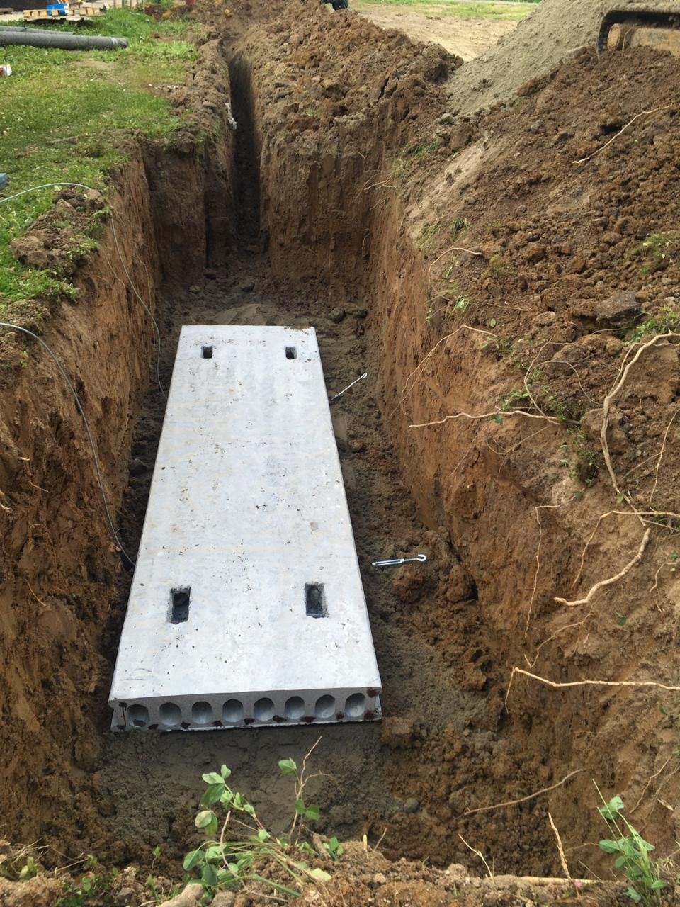 Gazéification autonome d'une maison privée: agencement d'un système d'alimentation en gaz avec des bouteilles et un réservoir de gaz