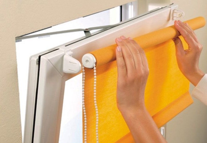 Stores enrouleurs à faire soi-même: instructions étape par étape + nuances de choix d'un tissu et d'une option de torsion