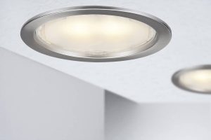 Ampoules pour plafonds tendus: règles de choix et de connexion + dispositions des lampes au plafond