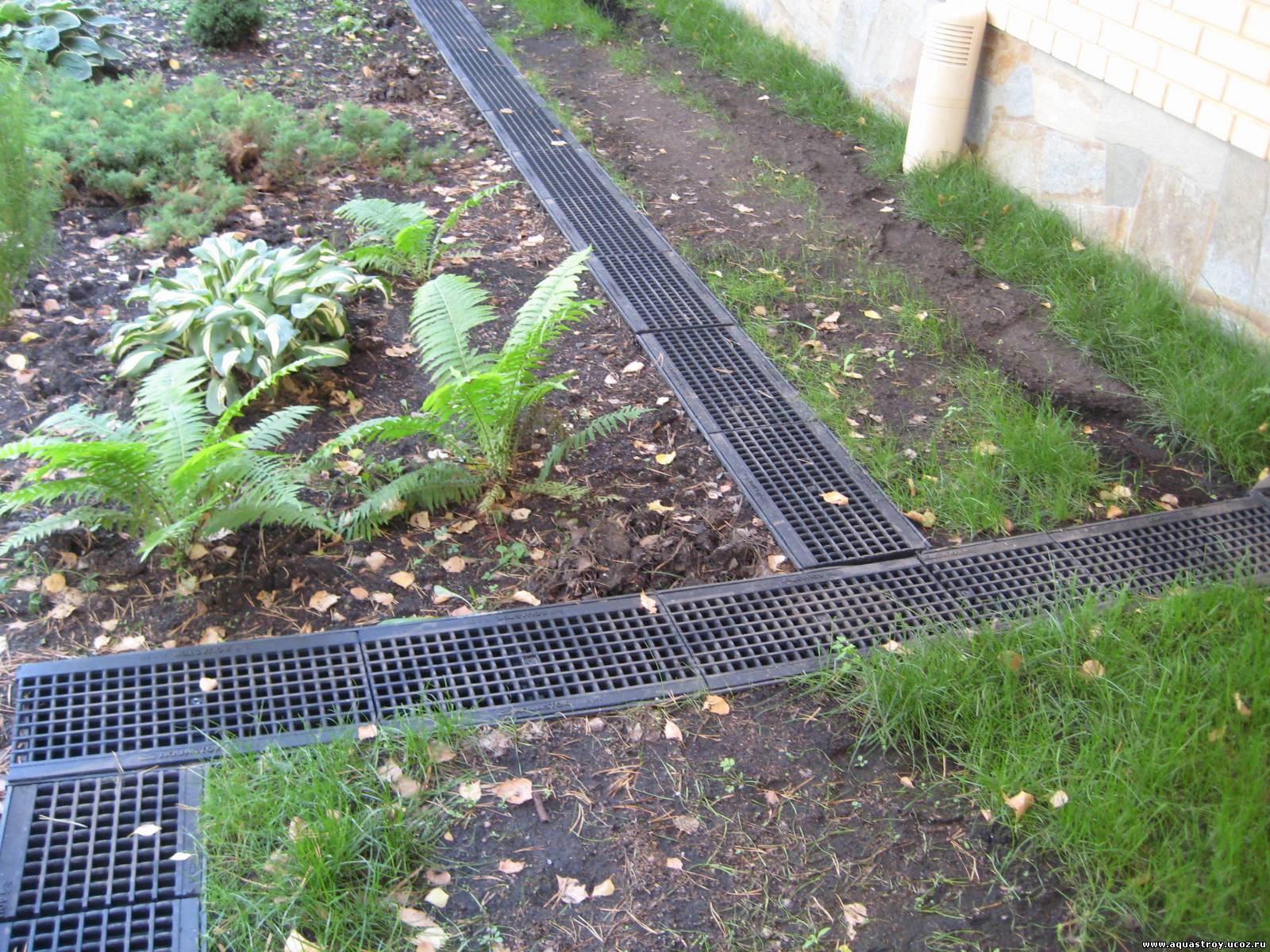 Comment organiser le drainage sur le site de vos propres mains