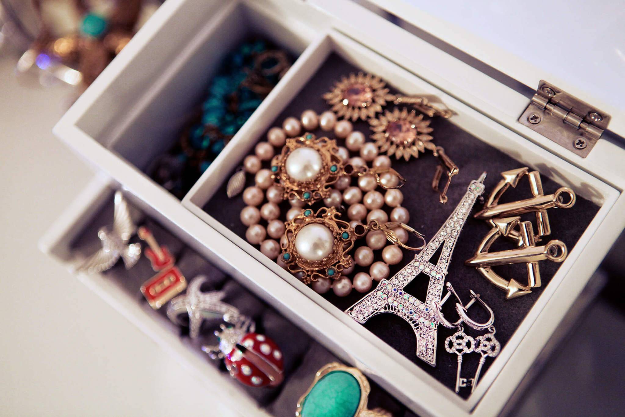 5 façons de ranger les bijoux et la bijouterie