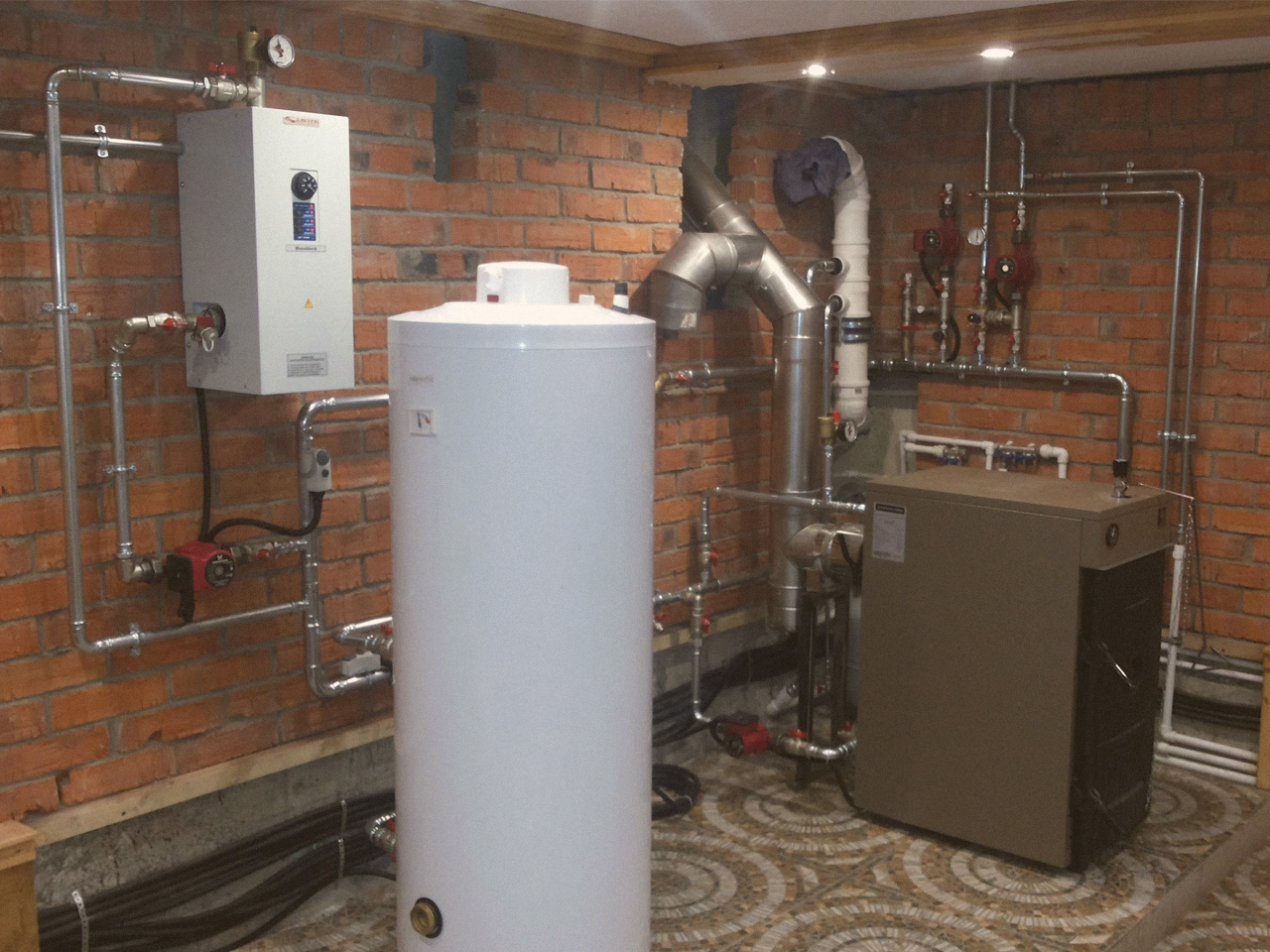 Chaufferie dans une maison privée: aménagement et conception d'une chaufferie pour un chalet