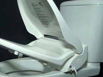 Aperçu comparatif du couvercle du bidet, de la tête du bidet et de la fixation du bidet et de leur connexion