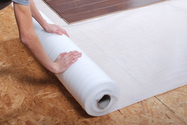 Comment faire un sol chaud sous linoléum sur un sol en béton : mode d'emploi détaillé