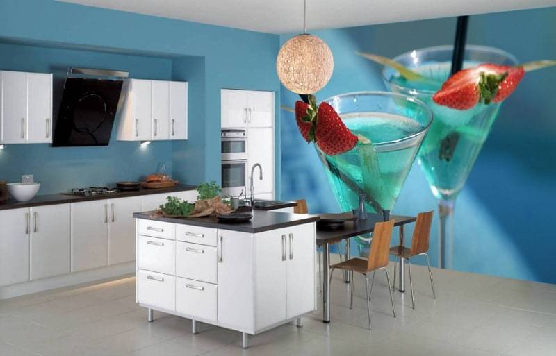 Papier peint pour une petite cuisine moderne : agrandir l'espace et capter la lumière