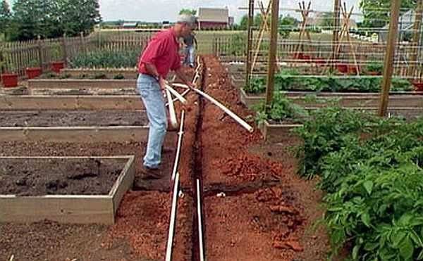 Approvisionnement en eau d'été à partir d'un puits: les meilleures options et schémas de construction