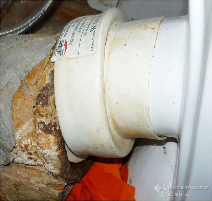 Manchette en caoutchouc pour la cuvette des toilettes (excentrique): règles d'installation et de connexion