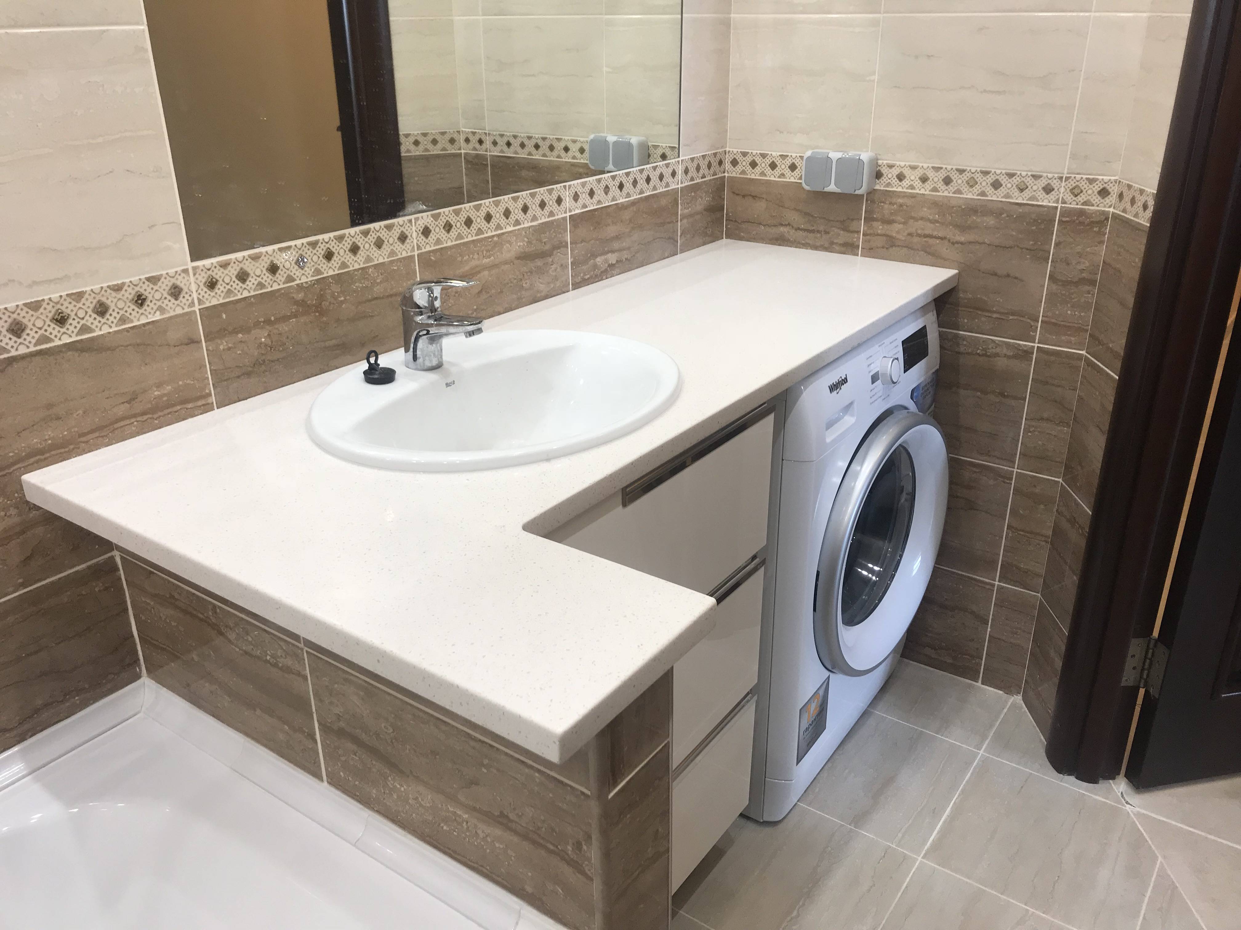 Comptoir en bois sous l'évier dans la salle de bain: instructions pour l'autoproduction