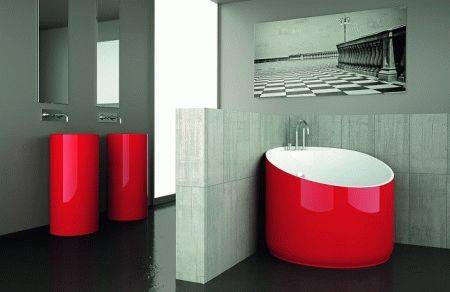 Le choix d'un bain dans une petite salle de bain dans un panneau Khrouchtchev