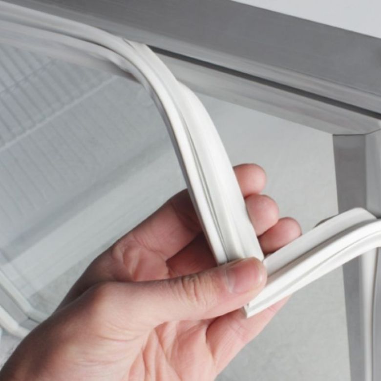Comment remplacer le joint de la porte du réfrigérateur de vos propres mains