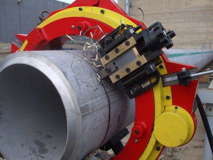 Couper des tuyaux en biais : avantages et inconvénients des différentes méthodes + exemple de travail