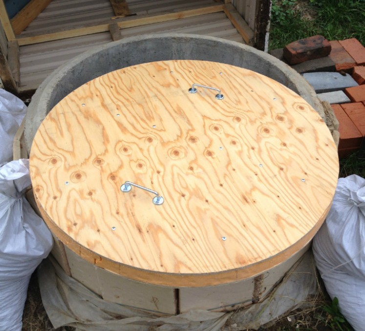 Isolation de puits à faire soi-même pour l'hiver: un aperçu des meilleurs matériaux et méthodes d'isolation