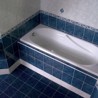 Baignoires assises pour petites salles de bain : types, appareil + comment choisir la bonne