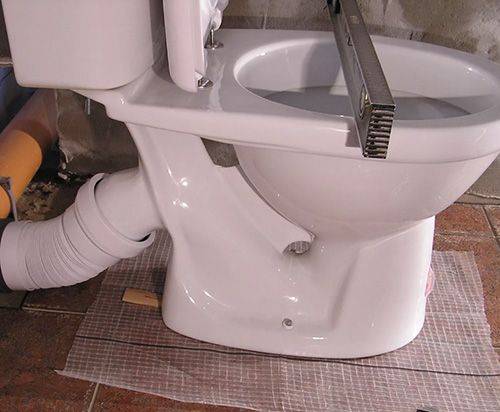 Installation de toilettes à faire soi-même