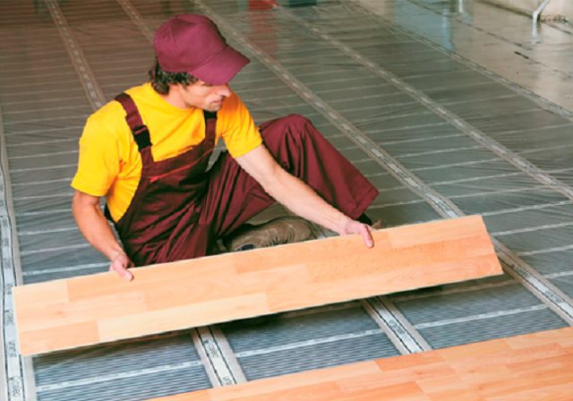 Est-il possible de poser un tapis sur un sol chaud et du carrelage ?