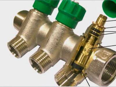 Collecteur de distribution de chauffage fait maison: instructions de conception