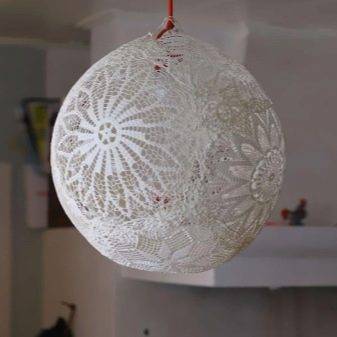 7 façons de fabriquer un lustre design à partir de choses toujours à portée de main