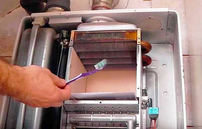 Comment nettoyer la colonne de gaz de la suie et du tartre à la maison