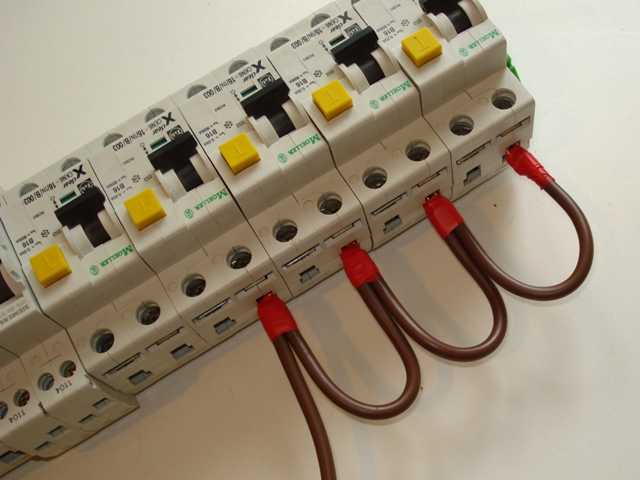 Comment installer un disjoncteur : guide d'installation étape par étape