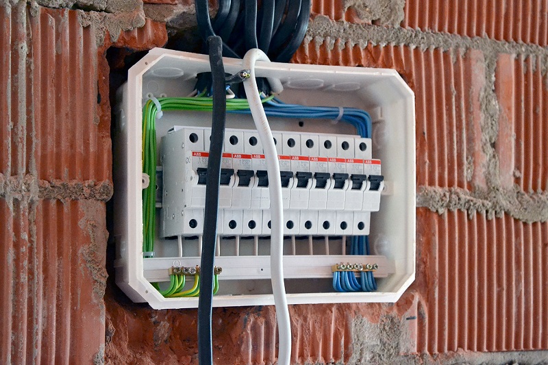 Boîte de rue pour compteur électrique : exigences et caractéristiques pour choisir et installer un tableau électrique