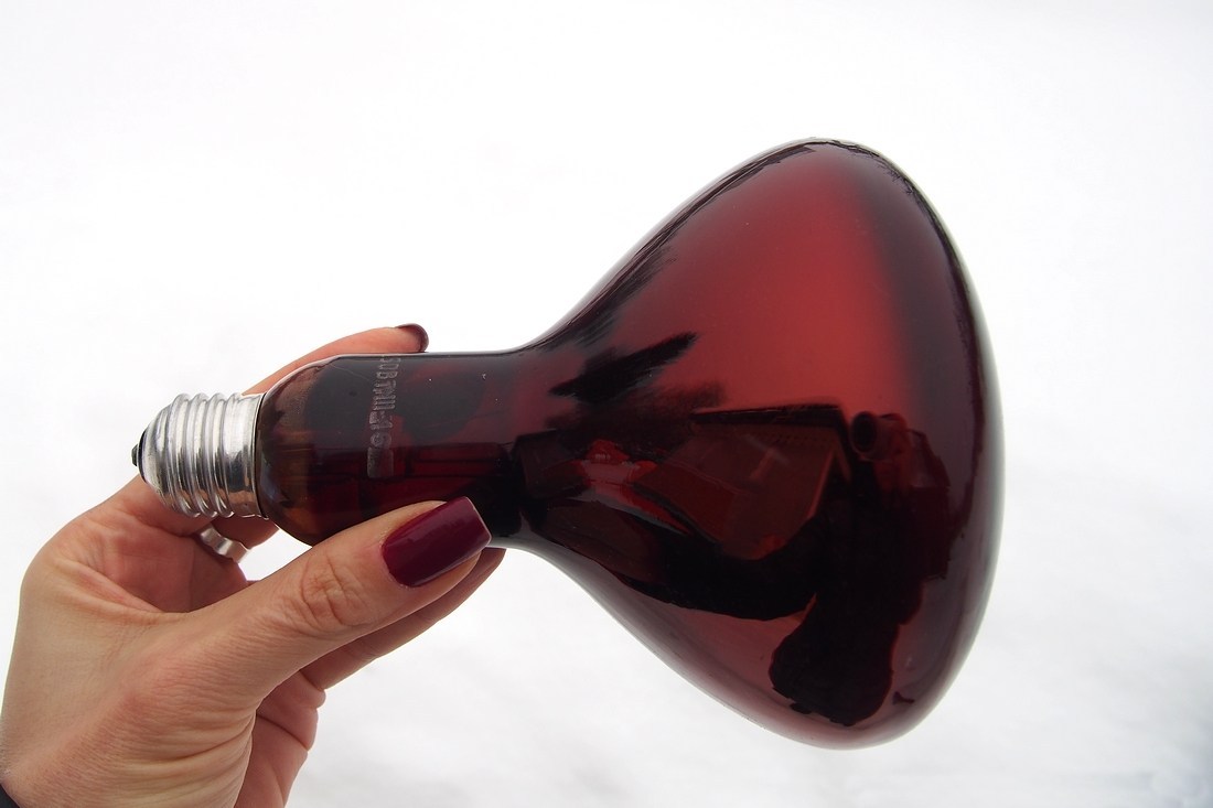 Lampe infrarouge : pour le chauffage, l'application de la lampe, les types