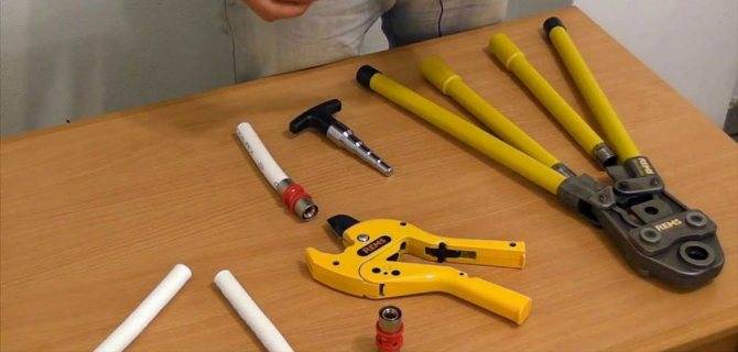 Comment choisir une pince à sertir pour tuyaux métal-plastique - nous analysons les critères de choix d'un outil