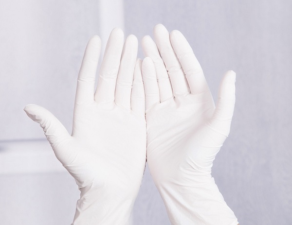 Comment laver efficacement le plafond tendu et ne pas le déchirer