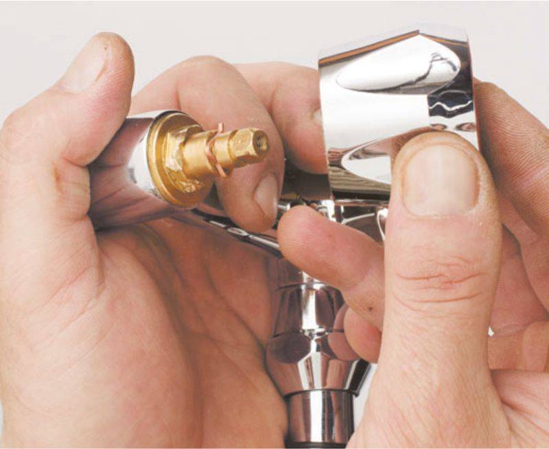 Comment changer la douille du robinet sans couper l'eau. nous réparons une boîte de robinet en céramique de nos propres mains, comment le faire correctement, les conseils du maître