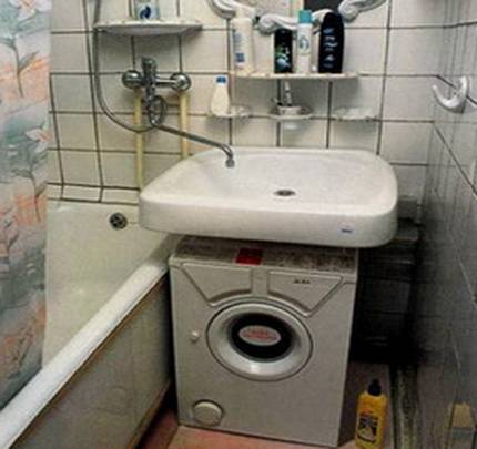 Installer un lavabo au-dessus de la machine à laver dans la salle de bain : installation à faire soi-même